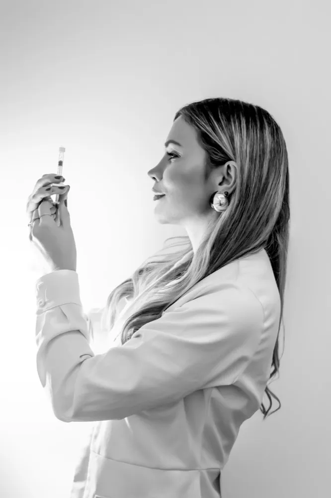 Dra. Alejandra Téllez — Dermatóloga en Bogotá